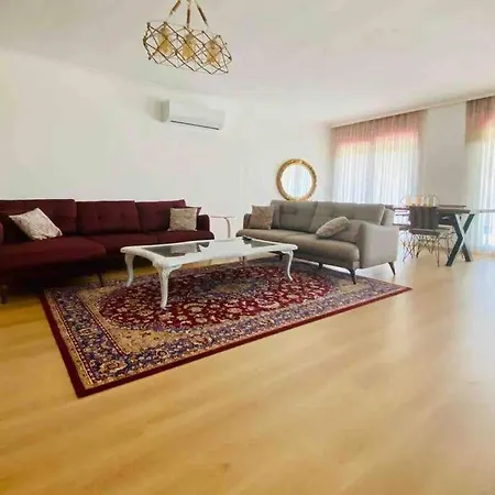 Apartamento Bitez Located Duplex House With Private Pool, Cinema, Office With Pc, Gym, Private Garage *