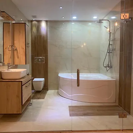 Bitez Located Duplex House With Private Pool, Cinema, Office With Pc, Gym, Private Garage Apartamento